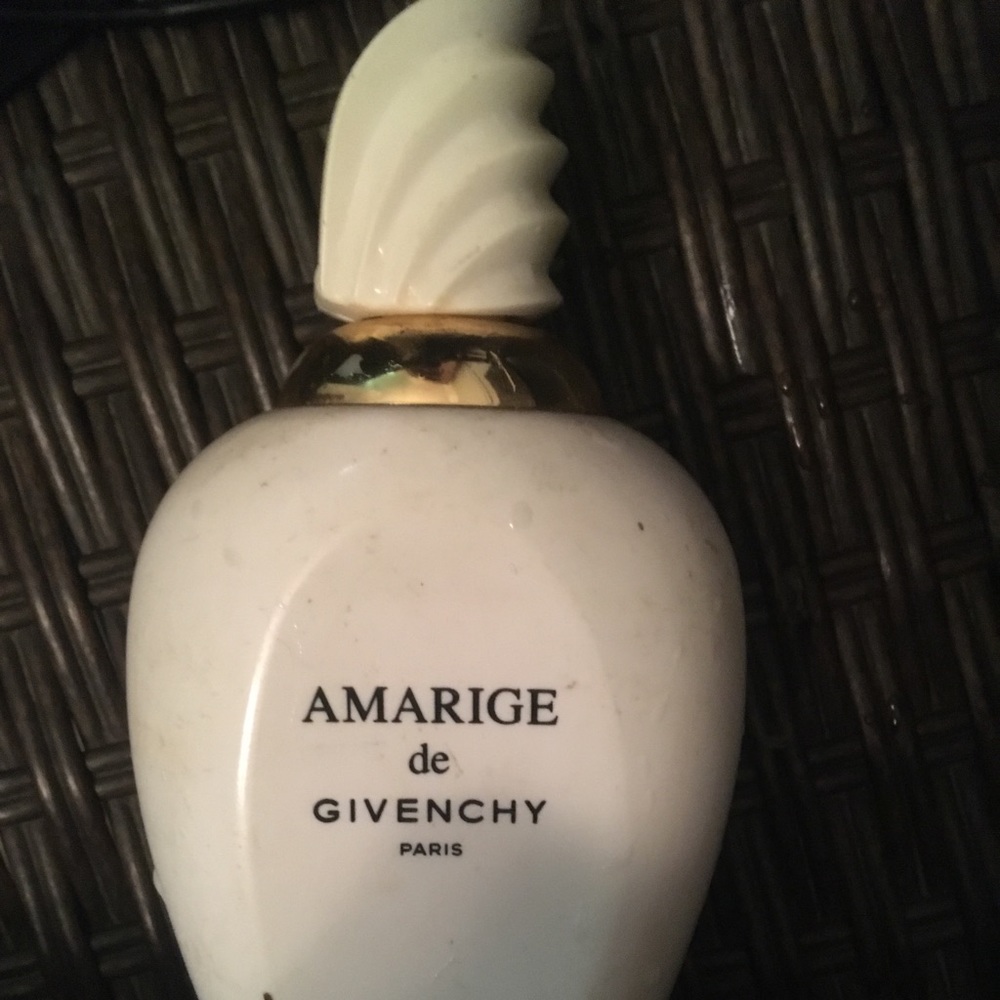 Givenchy talc